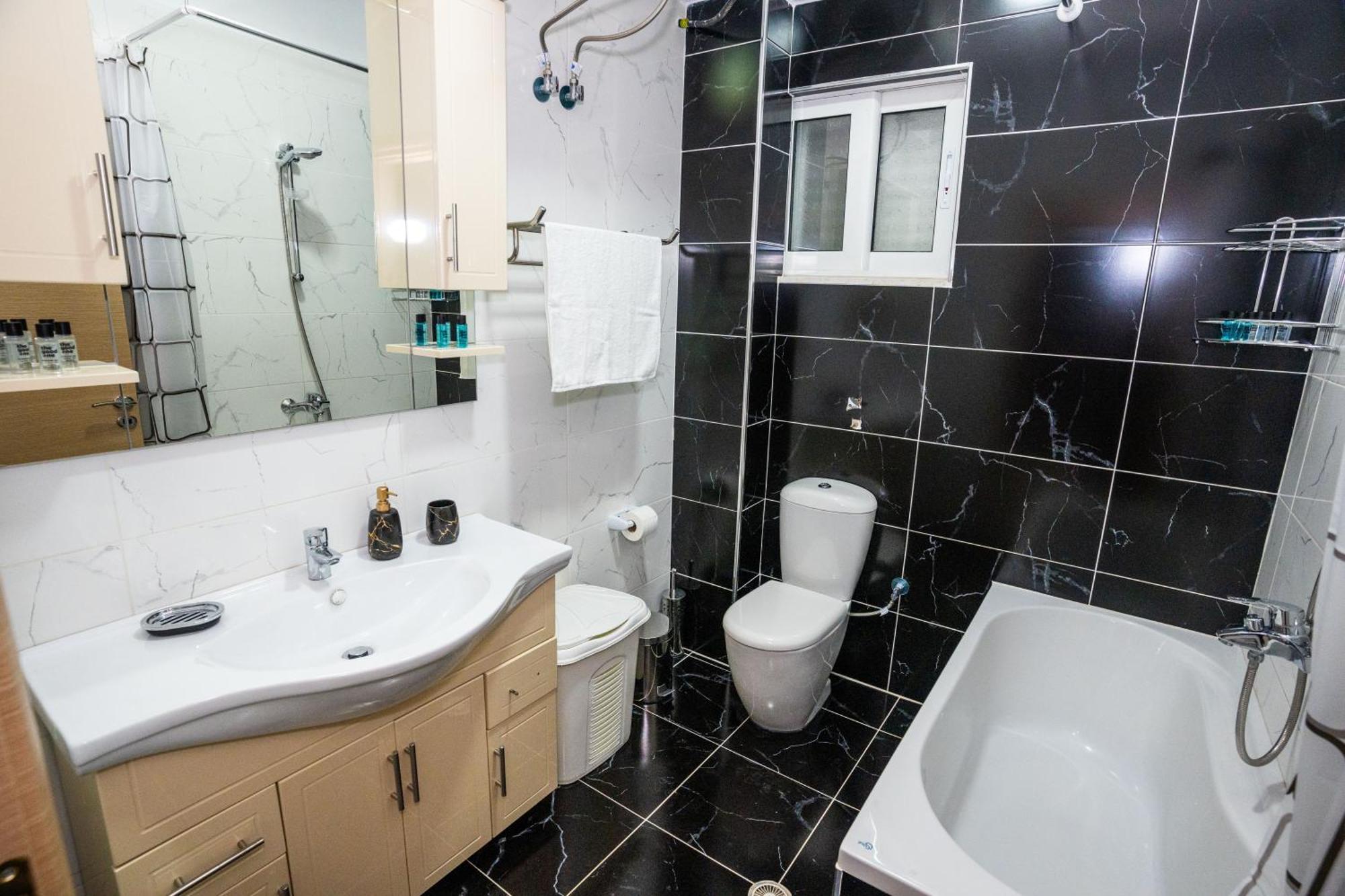 A&V Apartments Саранде Екстериор снимка